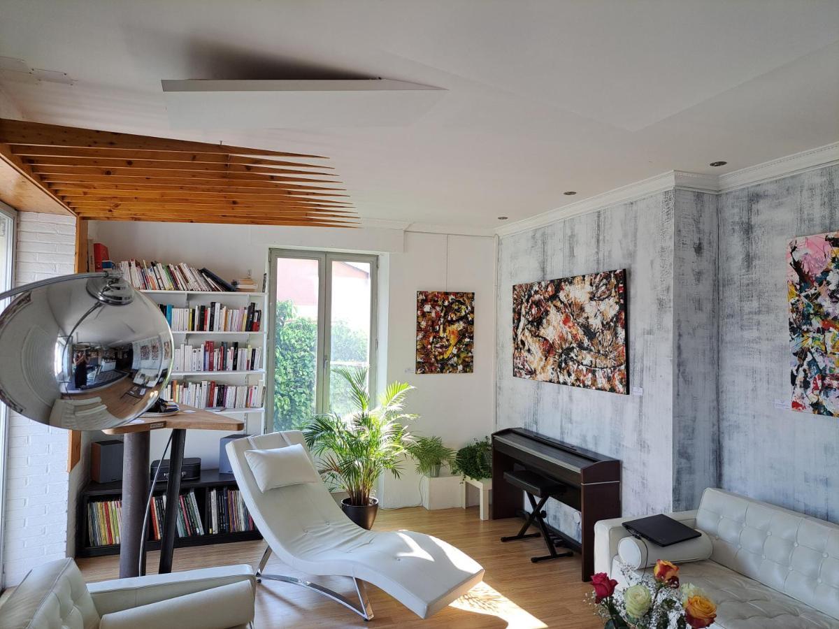 L'Appartement - Chambre Avec Salle De Bains Et Wc Dans Une Galerie D'Art Montbéliard Buitenkant foto