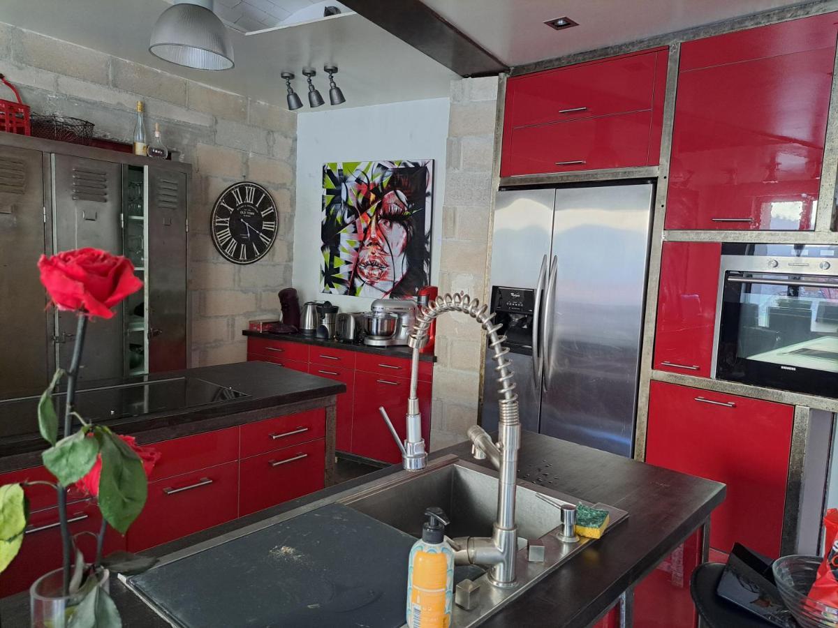 L'Appartement - Chambre Avec Salle De Bains Et Wc Dans Une Galerie D'Art Montbéliard Buitenkant foto